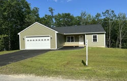 4 Lochview Drive, Lewiston, ME 04240