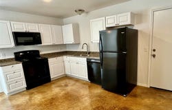 618 Thomas Street, Bonham, TX 75418