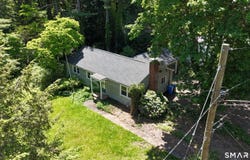 95 Riverside Drive, Hamden, CT 06518