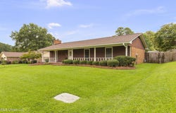 668 Bruin Avenue, Pearl, MS 39208