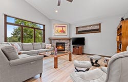 2592 FARMINGTON Way, SUAMICO, WI 54313-1201