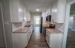 1011 Hemlock St, Tuscumbia, AL 35674