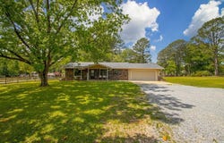 1102 N Shady Lane, Benton, AR 72015