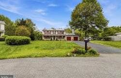 2 NICOLE CT, NEWARK, DE 19702