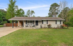 107 Forrest Dr, Petal, MS 39465