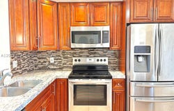 500 NE 12th Ave, Hallandale Beach, FL 33009
