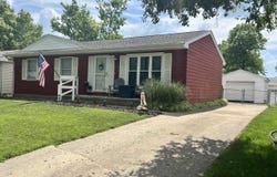 1959 STONEHENGE Road, Springfield, IL 62702