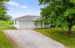 5662 Ohlwine Road, Red Bud, IL 62278