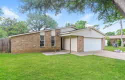 800 Matthews Court, Arlington, TX 76012