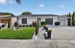 5639 Ithaca Circle E, Lake Worth, FL 33463
