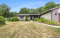 2381 Mapleview Street SE, Kentwood, MI 49508