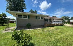 112 S. Cedar St., Rushville, IL 62681