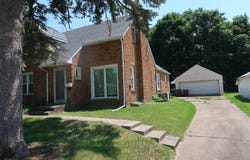 427 W Garfield, FREEPORT, IL 61032