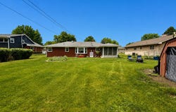 1812 Ave E, Sterling, IL 61081