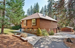 2605 Fryers Way, Mt Shasta, CA 96067