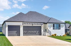 4447 E Kenwood Drive, Springfield, MO 65802