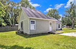 668 Fairfield Avenue NW, Grand Rapids, MI 49504