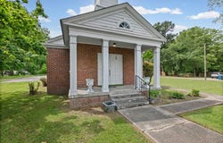 1613 HYDE PARK Cir, Covington, TN 38019