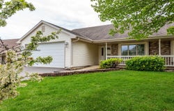 1105 W York St, Oak Creek, WI 53154