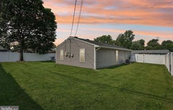 40 OPENWOOD LANE, LEVITTOWN, PA 19055