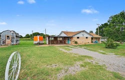 123 2nd St, Manitou, OK 73555
