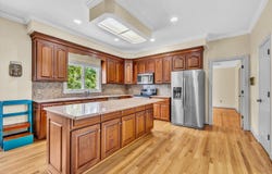 8301 Strathmore LN, Roanoke, VA 24019