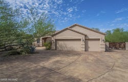 13944 S Broken Spoke Lane, Vail, AZ 85641