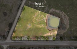 533 L4 Grassyville RD, Paige, TX 78659