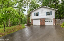 113 Netherlands Rd, Oak Ridge, TN 37830