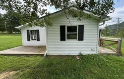 105 Deacon Creek Road, Erwin, TN 37650