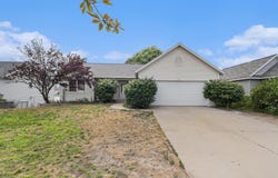 2953 Sunrise Avenue, Holland, MI 49424