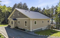 787 River Road, Dresden, ME 04342