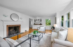 9 Chelsea Drive, Port Washington, NY 11050