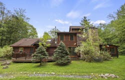 236 Surriner Rd, Becket, MA 01223