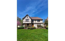 18421 Lynton Road, Shaker Heights, OH 44122