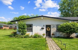 8 Rob Road, Mount Prospect, IL 60056
