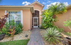 424 NW Sheffield Circle, Port Saint Lucie, FL 34983