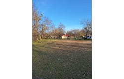513 S San Antonio Street, Wolfe City, TX 75496