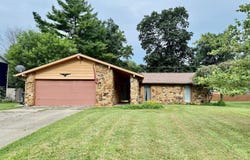 1009 S Buckingham Road, Yorktown, IN 47396