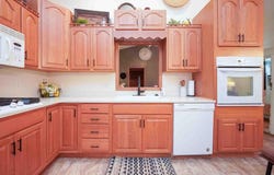 618 Linden Ln, Willard, OH 44890