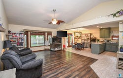 806 E Chestnut St, Harrisburg, SD 57032