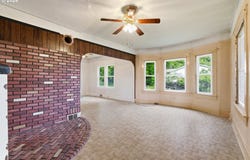 826 E 15TH St, TheDalles, OR 97058