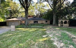 2947 Chamberlain Road, Fairlawn, OH 44333
