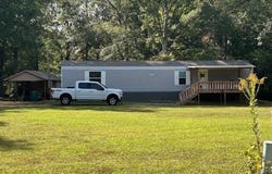 1044 Summer Oak Lane, Summit, MS 39666