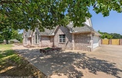 19200 Chloe Layne  RD, Spiro, OK 74959