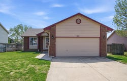 941 E Forest Ct, Haysville, KS 67060