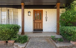 1109 Knotty Oaks Drive, Woodway, TX 76712