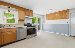21 Cobb St, Norton, MA 02766