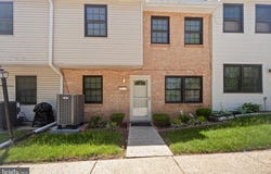 28 SAWMILL RUN, NORRISTOWN, PA 19401