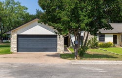 26 Fairway Ln, Meadowlakes, TX 78654